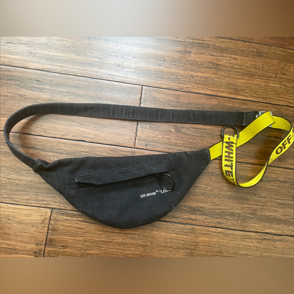 Off white Fannypack
